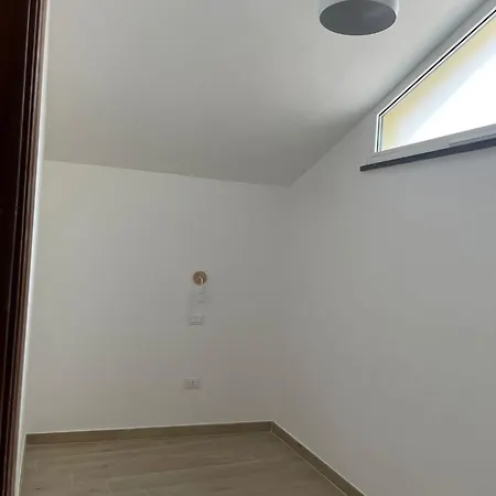 La Petit Maison 펜션 메타